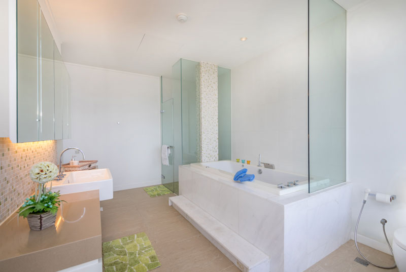 หนึ่งในห้าห้องน้ำ